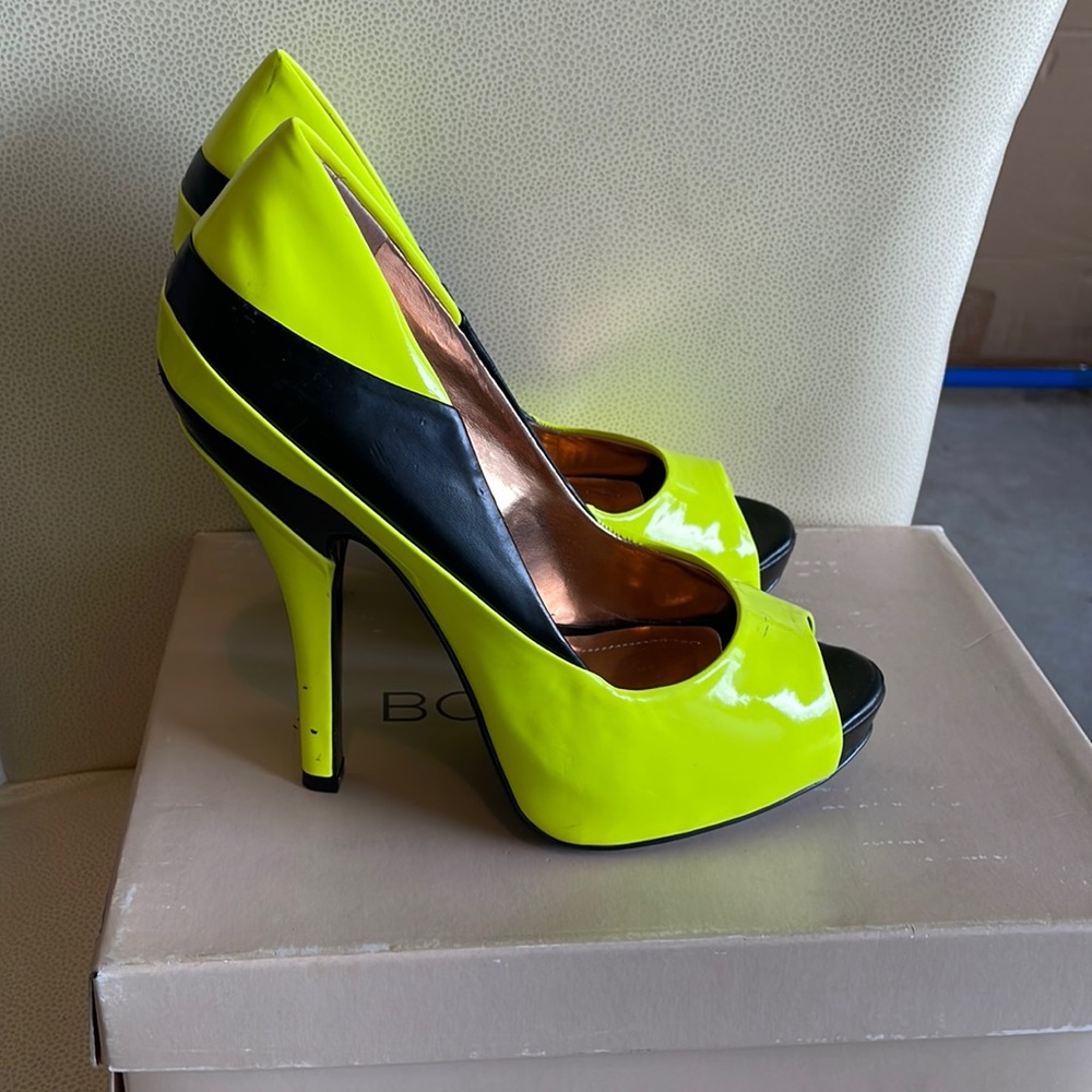 Brand new size 7 pumps